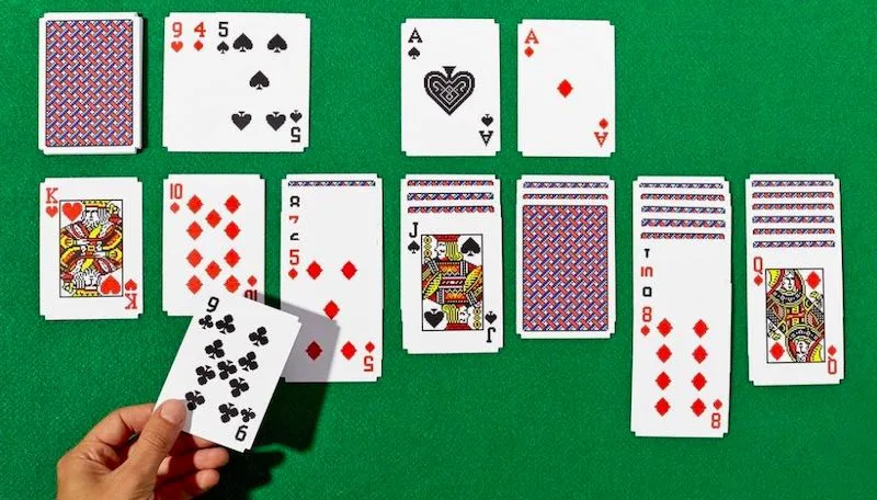 Thư giãn và rèn luyện trí não với game bài Solitaire Jun88
