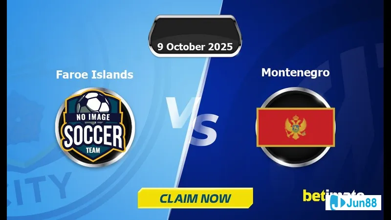 Người chơi bóng đá mặc áo màu xanh đang nỗ lực vượt qua sự phòng ngự của đối thủ áo đỏ Người chơi bóng đá mặc áo màu xanh đang nỗ lực vượt qua sự phòng ngự của đối thủ áo đỏ